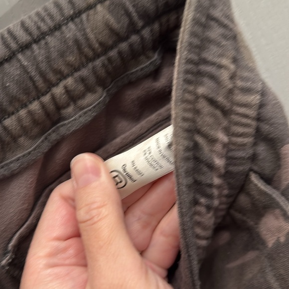 Athleta Farallon Short Camo - Picture 7 of 7